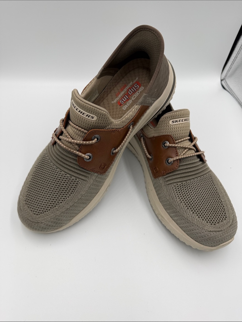 Skechers GOwalk Arch Fit Mens 8.5 Wide Gray Brown Goga Mat Walking Shoes
